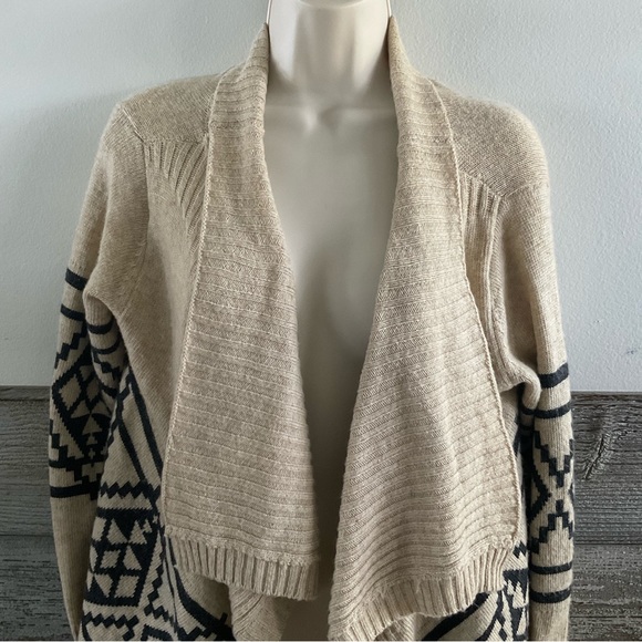 Akira Chicago Black Label Angora/Wool blend cardigan size S (H1) - Picture 3 of 7